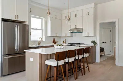 28a Swan Avenue #PH 1