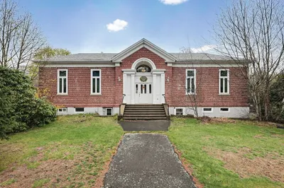 882 Park Street
