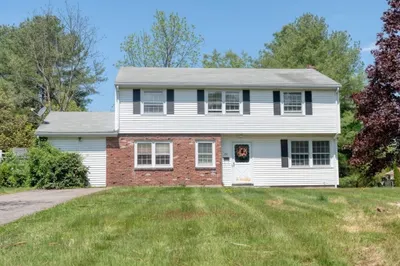 26 Cold Spring Rd
