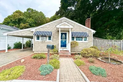 81 Range Avenue