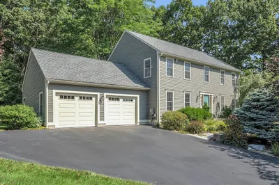 4 Old Salem Cir 1