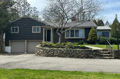 2 Hillcrest Rd