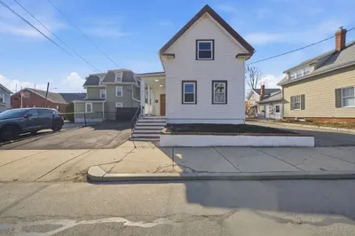 7 Pine St 1