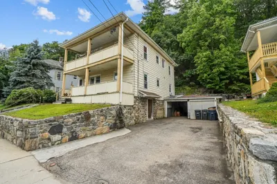 423 Worcester St 1