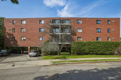 209 Riverview Ave #5 1