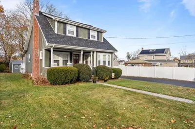 15 Camden Ave