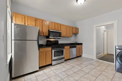431 Faneuil St #2B 1
