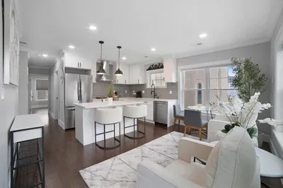 593 Gallivan Boulevard #2