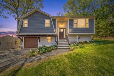 39 Blueberry Hill Rd