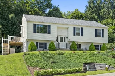 32 Willow Lane 1