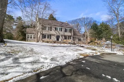 243 Ridgeway Rd