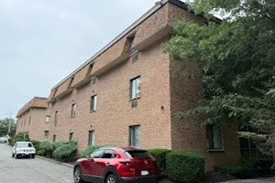 35 Washington St #3 1