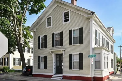 27 Charter St #3 1