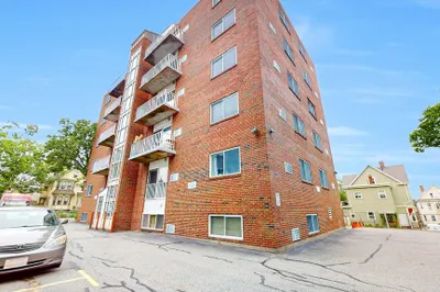 70 Park St #44