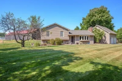 2 Bargate Ln