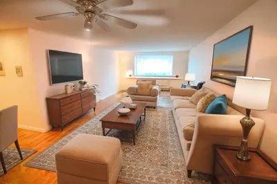 28 Brentwood St #11