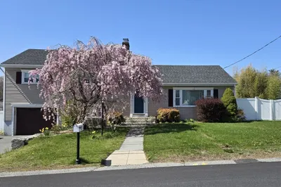 7 Sable Ave 1