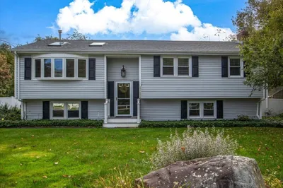 463 N Elm St 1