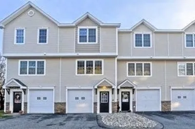 33 Regency Ct #33 1
