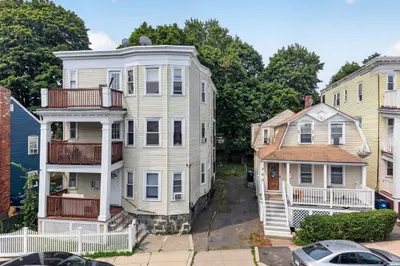 109 Capen St 1