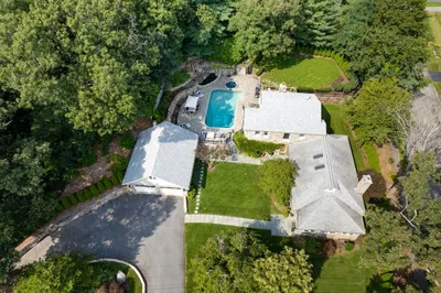 167 E Main St 1