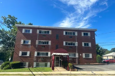 2 Lagrange St #11