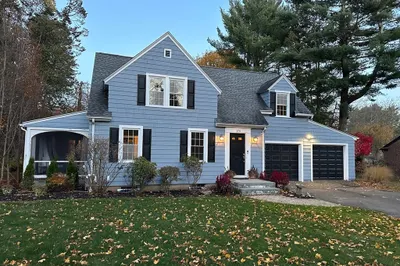 179 Central Park Dr 1