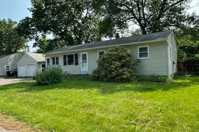 24 Arnold St