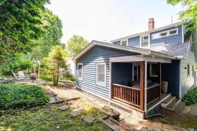 79 Redlands Rd 1