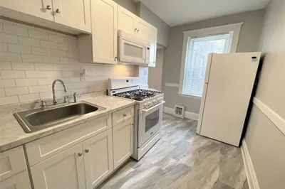 15 Huss Ct #105