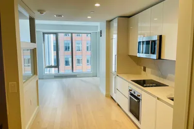 135 Seaport Blvd #910