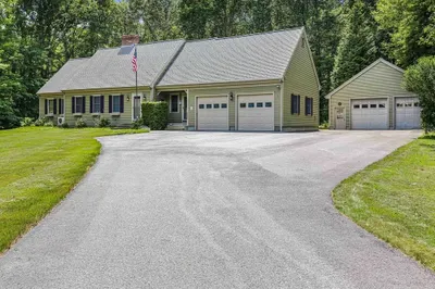 24 Manchaug Rd 1