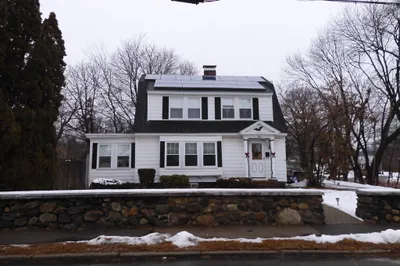 160 1/2 East St 1
