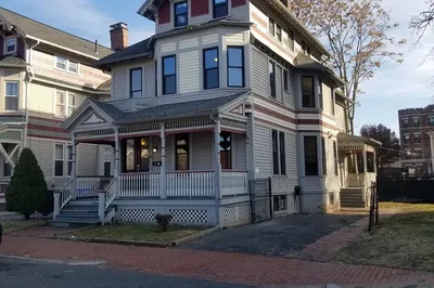 82 Temple Street