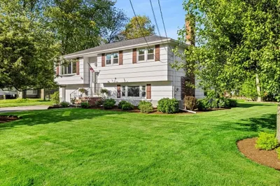 38 Rockland Dr
