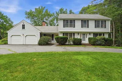1 Boxwood Ln