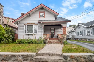 232 Lynn St 1