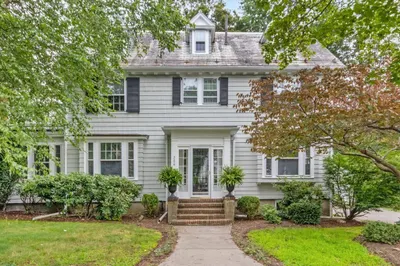 204 Pleasant St