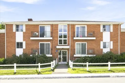 7 Endicott Street #3 1