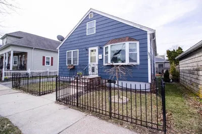 239 Conduit St