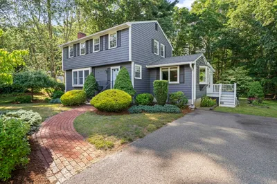 8 Joanne Dr 1