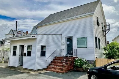 22 County St