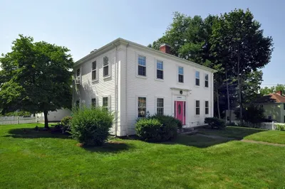 693 Commercial St 1