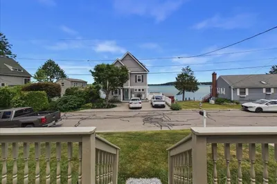 15 Shore Dr