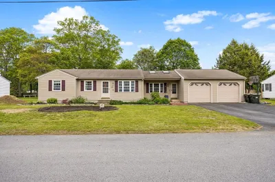 17 Sherwood Dr 1