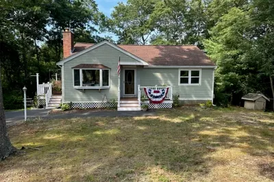35 Scarlet Dr 1