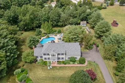 2 Highland Cir 1
