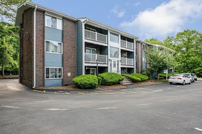 10 Woodcrest Ct #6
