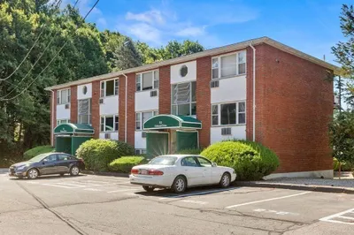 2 Colonial Dr #E2-5 1
