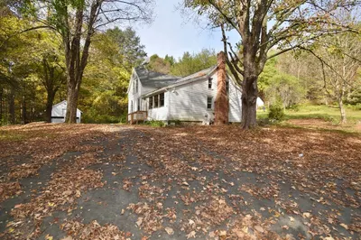 319 Main St